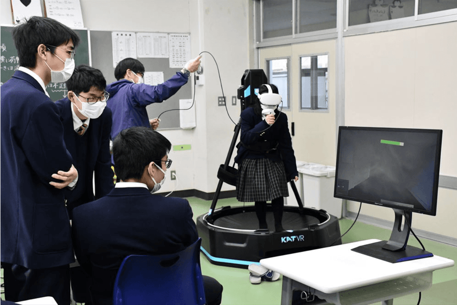 Japanese School adopts a VR Treadmill for Fire Evacuation Drills.